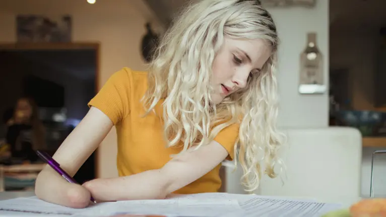 Adapting CVs and writing impressive cover letters